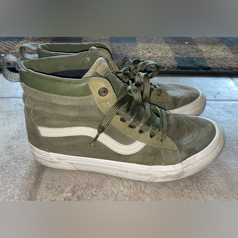 Green high top scotch guard fleece lined VANS